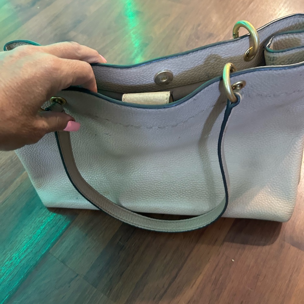 Tory Burch White Leather Shoulder Bag with Gold Accents